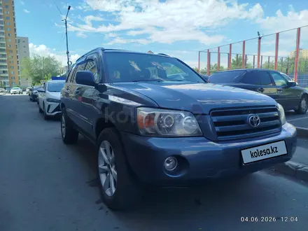 Toyota Highlander 2005 года за 6 300 000 тг. в Астана – фото 2