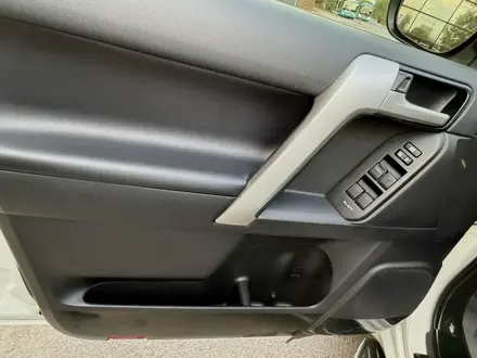 Toyota Land Cruiser Prado 2022 года за 32 000 000 тг. в Караганда – фото 16