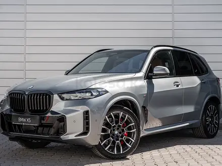 BMW X5 XDrive 40i 2025 года за 75 247 459 тг. в Астана