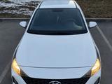 Hyundai Accent 2021 года за 6 800 000 тг. в Усть-Каменогорск – фото 3