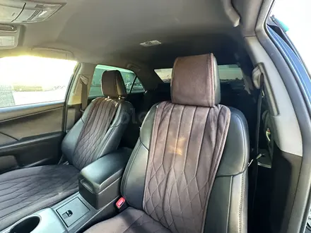 Toyota Camry 2014 года за 7 900 000 тг. в Актобе – фото 12
