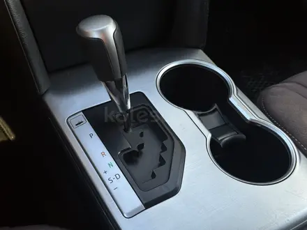 Toyota Camry 2014 года за 7 900 000 тг. в Актобе – фото 22