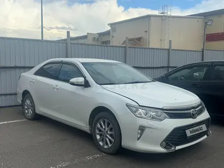 Toyota Camry 2015 года за 9 690 000 тг. в Астана – фото 3