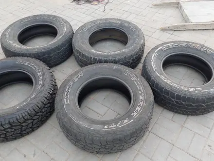 Комплект резины (5 колес) за 90 000 тг. в Алматы