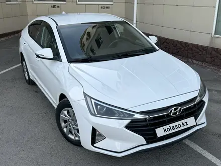 Hyundai Elantra 2019 года за 6 700 000 тг. в Караганда – фото 2