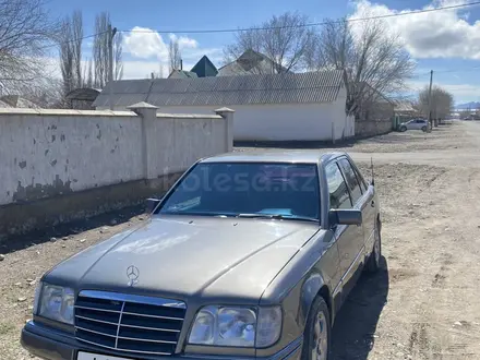 Mercedes-Benz E 220 1992 года за 1 700 000 тг. в Туркестан