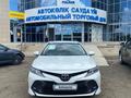 Toyota Camry 2018 года за 12 300 000 тг. в Уральск – фото 2