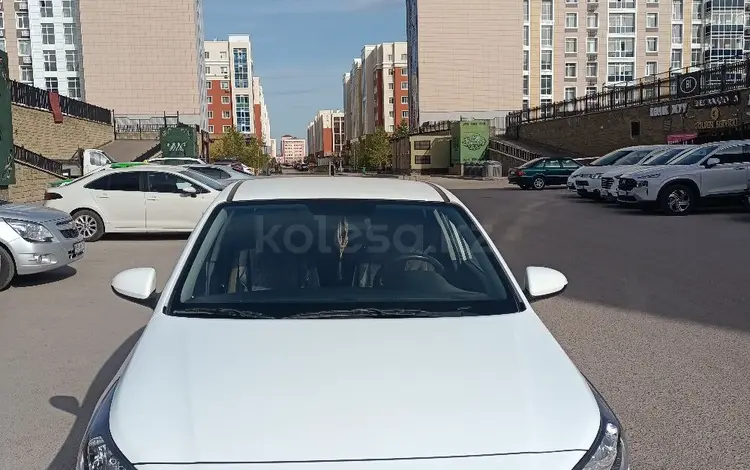 Hyundai Accent 2019 года за 6 800 000 тг. в Астана