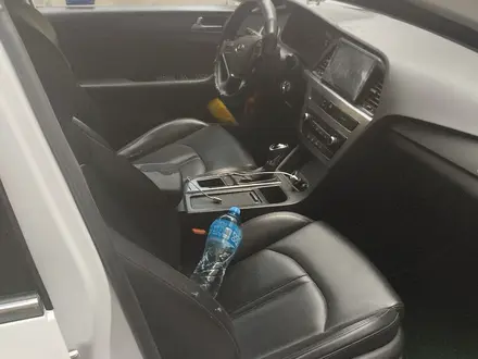 Hyundai Sonata 2016 года за 3 000 000 тг. в Алматы – фото 9