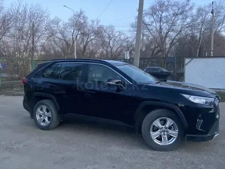 Toyota RAV4 2019 года за 11 000 000 тг. в Уральск – фото 3