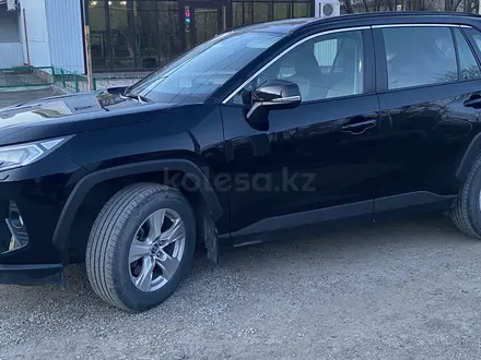 Toyota RAV4 2019 года за 11 000 000 тг. в Уральск