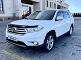 Toyota Highlander 2013 года за 12 300 000 тг. в Караганда