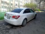 Chevrolet Cruze 2011 года за 2 700 000 тг. в Алматы – фото 2