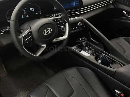 Hyundai Elantra 2023 года за 9 500 000 тг. в Актобе – фото 3