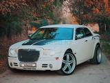 Chrysler 300C 2005 года за 8 000 000 тг. в Шымкент