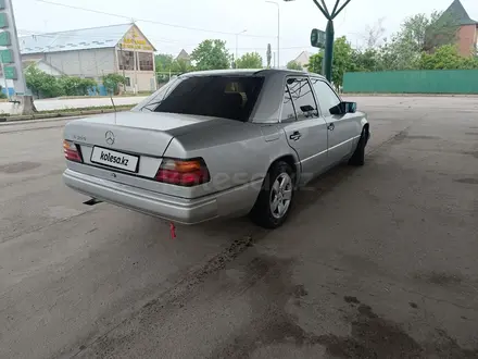 Mercedes-Benz E 300 1991 года за 1 400 000 тг. в Кордай – фото 4