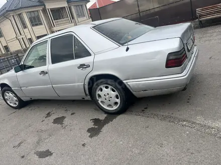 Mercedes-Benz E 200 1993 года за 1 800 000 тг. в Алматы – фото 10