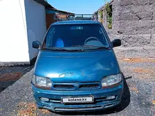 Nissan Serena, 1992