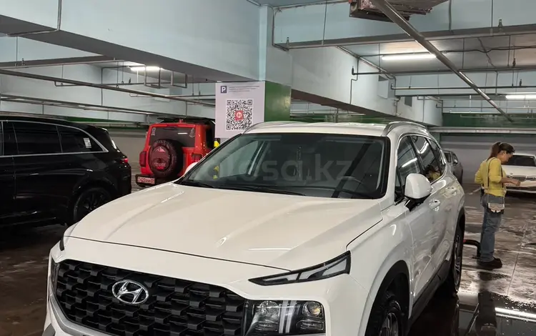 Hyundai Santa Fe 2022 года за 18 900 000 тг. в Астана