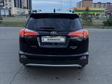 Toyota RAV4 2018 года за 13 500 000 тг. в Уральск – фото 4
