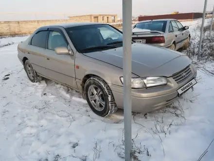 Toyota Camry 1998 года за 2 700 000 тг. в Алматы – фото 11