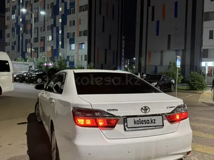 Toyota Camry 2015 года за 9 450 000 тг. в Алматы – фото 3