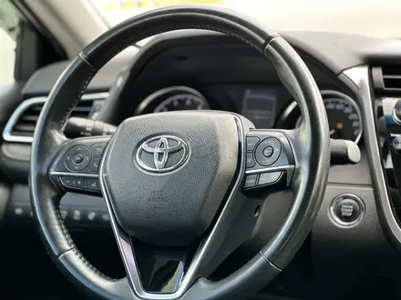 Toyota Camry 2019 года за 12 800 000 тг. в Караганда – фото 19