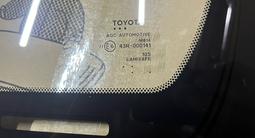 Лобовое стекло на Toyota Land Cruiser Prado 150 за 350 000 тг. в Алматы – фото 2