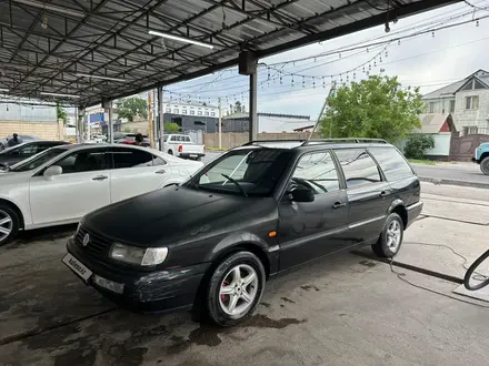 Volkswagen Passat 1994 года за 1 200 000 тг. в Шымкент – фото 2