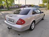 Mercedes-Benz E 240 2003 годаүшін4 300 000 тг. в Семей – фото 4