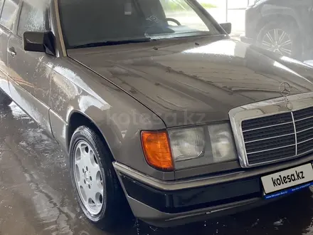 Mercedes-Benz E 230 1992 года за 1 790 000 тг. в Шымкент – фото 3