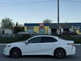 Toyota Camry 2018 года за 8 200 000 тг. в Уральск – фото 4