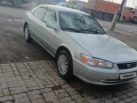 Toyota Camry 2000 года за 3 850 000 тг. в Алматы – фото 3