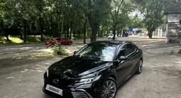 Toyota Camry 2023 года за 17 500 000 тг. в Алматы – фото 3