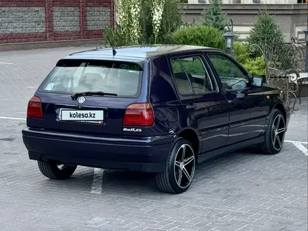 Volkswagen Golf 1997 года за 2 550 000 тг. в Алматы – фото 11