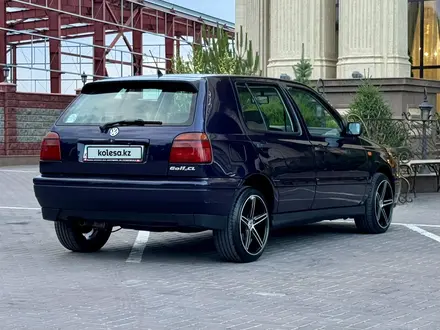 Volkswagen Golf 1997 года за 2 550 000 тг. в Алматы – фото 14