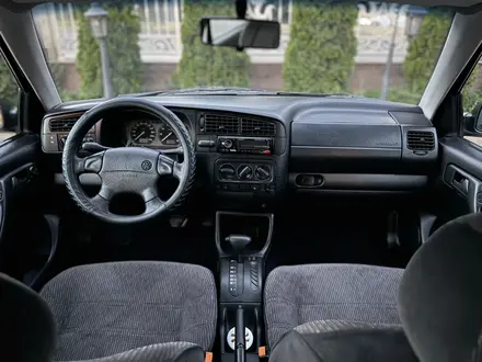 Volkswagen Golf 1997 года за 2 550 000 тг. в Алматы – фото 19