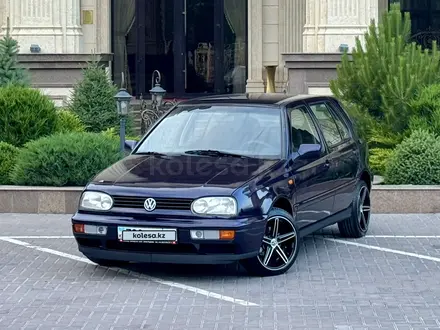 Volkswagen Golf 1997 года за 2 550 000 тг. в Алматы
