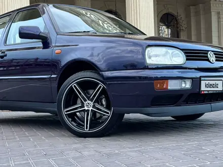Volkswagen Golf 1997 года за 2 550 000 тг. в Алматы – фото 8