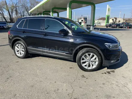 Volkswagen Tiguan 2018 года за 11 500 000 тг. в Алматы – фото 6