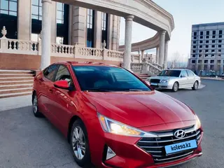 Hyundai Elantra, 2019