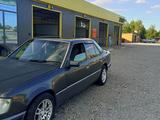 Mercedes-Benz E 200 1990 годаfor1 200 000 тг. в Караганда – фото 3