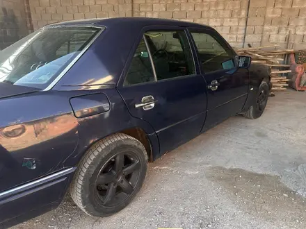 Mercedes-Benz E 280 1993 года за 1 000 000 тг. в Алматы – фото 2