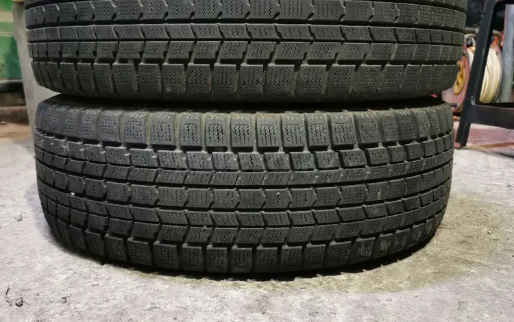 Резина 2-шт 215/65 r16 Dunlop из Японии за 47 000 тг. в Алматы