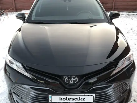 Toyota Camry 2019 года за 15 300 000 тг. в Павлодар – фото 2