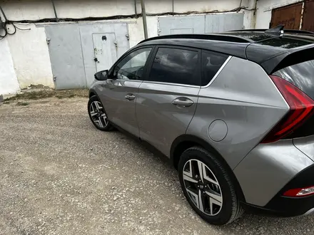 Hyundai Bayon 2023 года за 10 950 000 тг. в Аксай