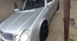 Mercedes-Benz E 320 2004 года за 2 500 000 тг. в Жанаозен – фото 2