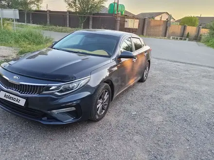 Kia K5 2018 года за 8 200 000 тг. в Алматы – фото 4