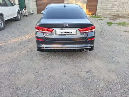 Kia K5 2018 года за 8 200 000 тг. в Алматы – фото 7