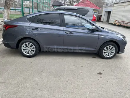 Hyundai Accent 2021 года за 8 800 000 тг. в Актобе – фото 4